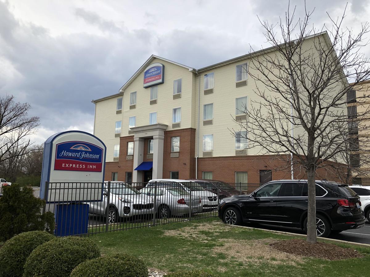Howard Johnson By Wyndham Airport Louisville Esterno foto